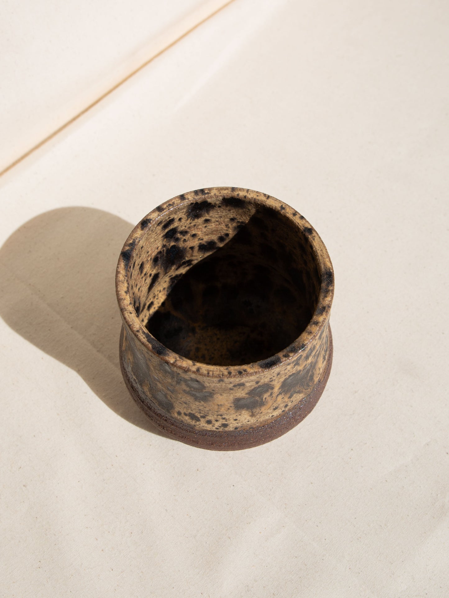 Brown Bulb Taza